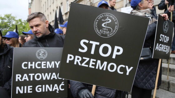 marsz medyków przeciw przemocy
